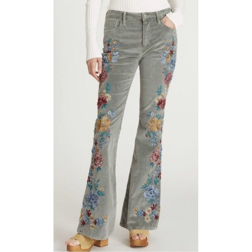 Free People x Driftwood Farrah
Embroidered Cord Flare Jeans Sz 28 - Picture 5 of 10